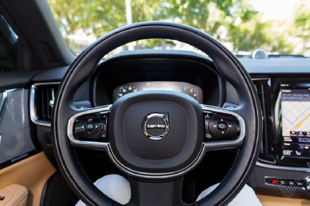 Из соображений безопасности Volvo ограничит скорость своих машин до 180 км/час
