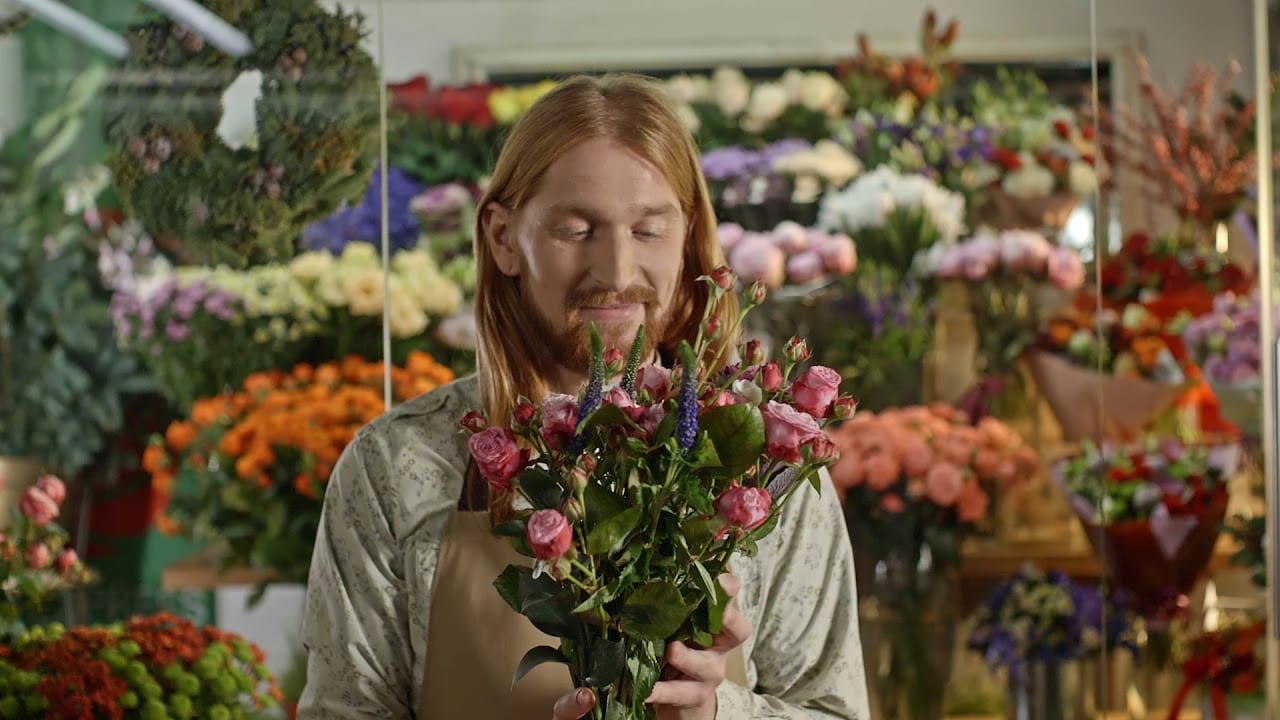 В Україні випустили соціальну рекламу, яка руйнує стереотипи про «жіночі» й «чоловічі» професії