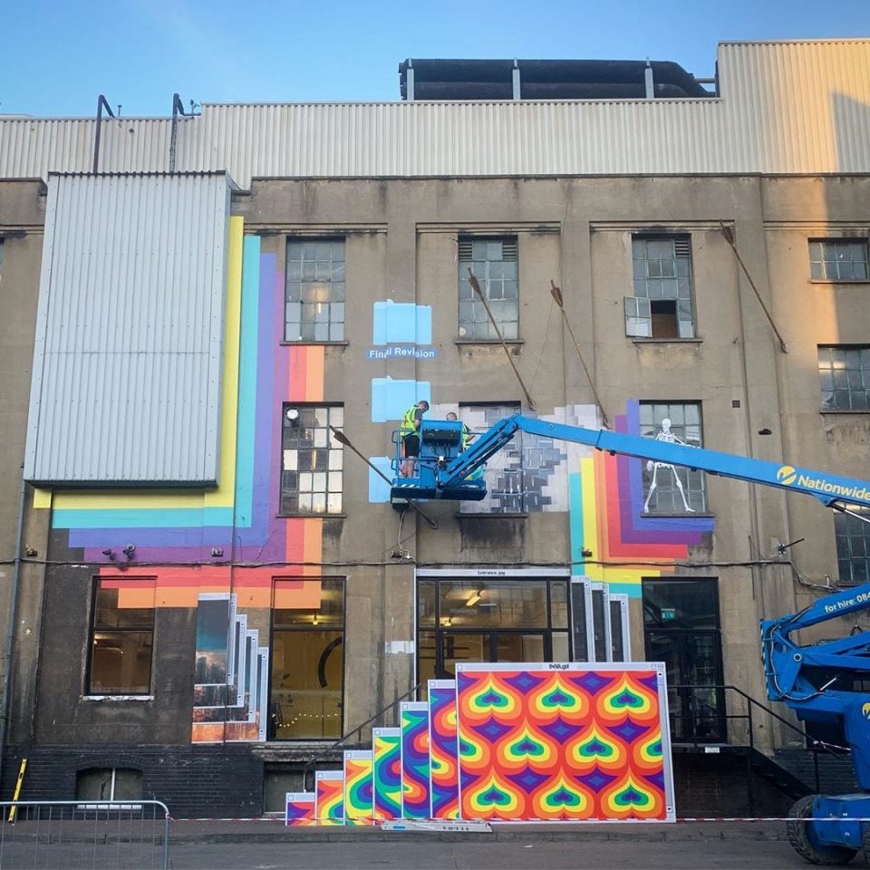 Любой дизайнер на грани нервного срыва поймет, о чем это граффити