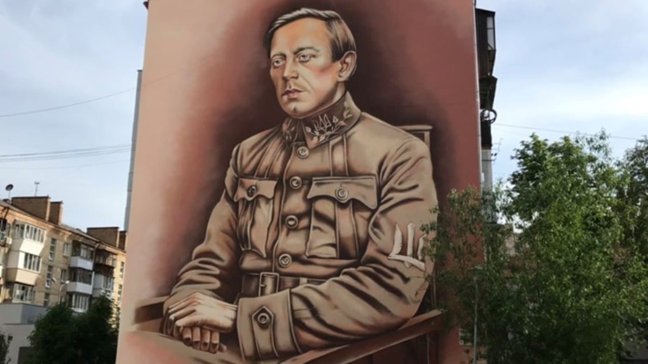 На фасаді київського будинку зобразили Симона Петлюру