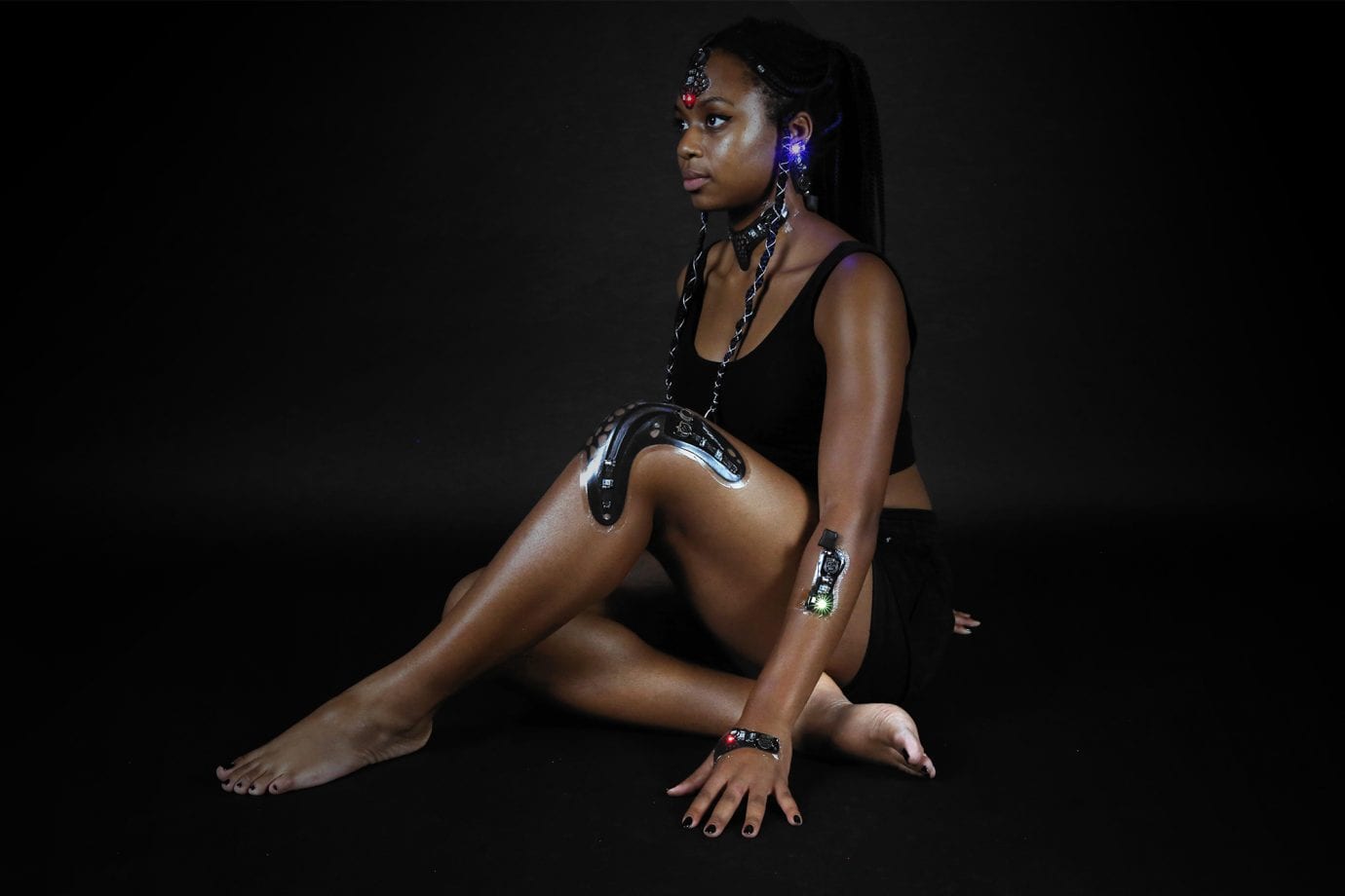 Электродермис – нательные устройства, которые приклеиваются прямо на кожу