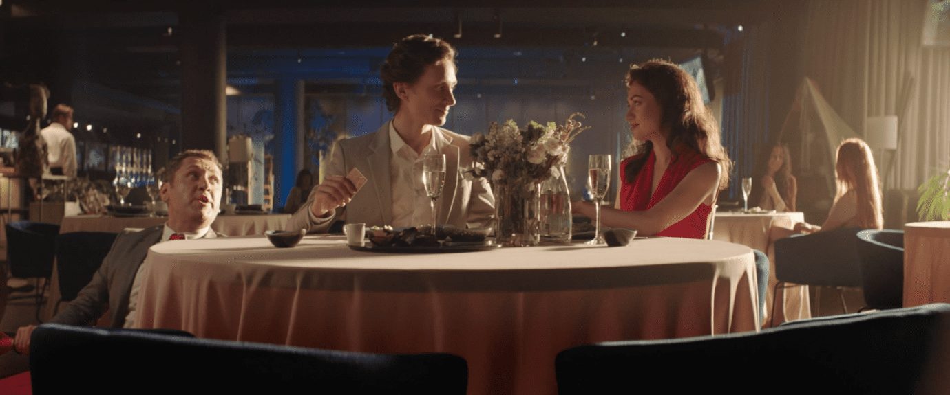 Менеджер Альфа-Банка ворвался в ресторан, чтобы напомнить клиенту о кэшбеке