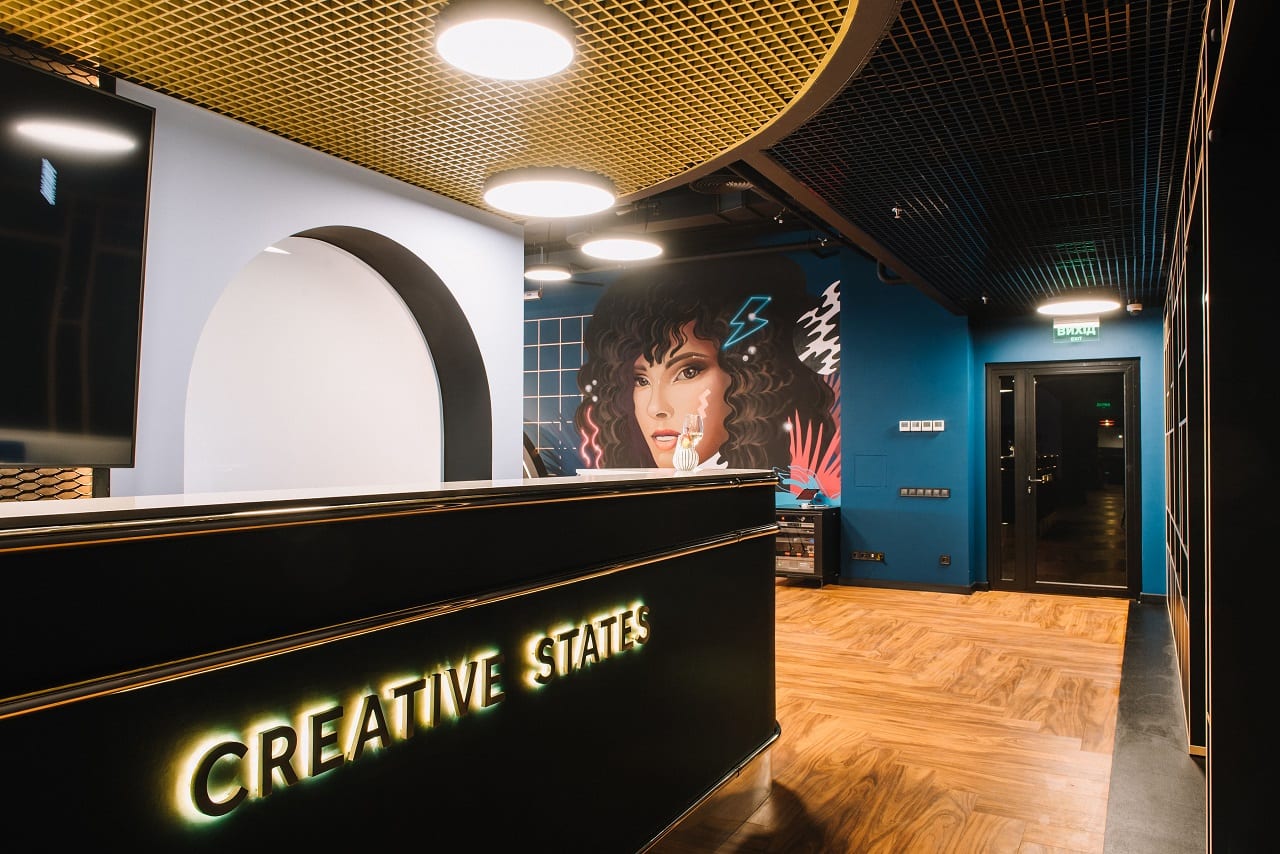 Спальные капсулы и рок-сцена. Сеть Creative States открыла локацию в Gulliver