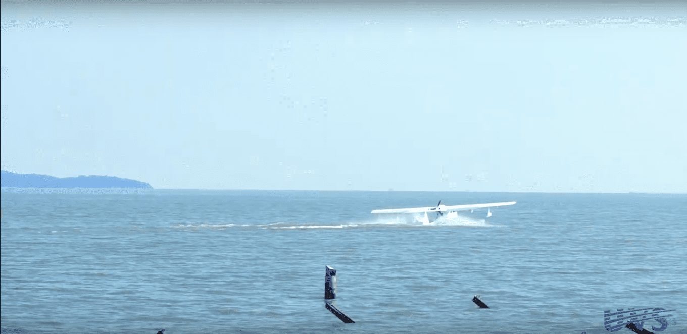В Китае испытали беспилотный гидросамолет доставкой почты на острова