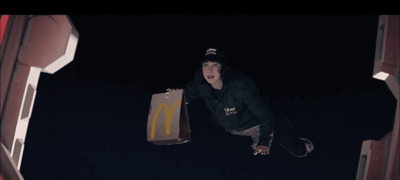 Пауза на курьера с бургерами. Новая кампания McDelivery в Британии