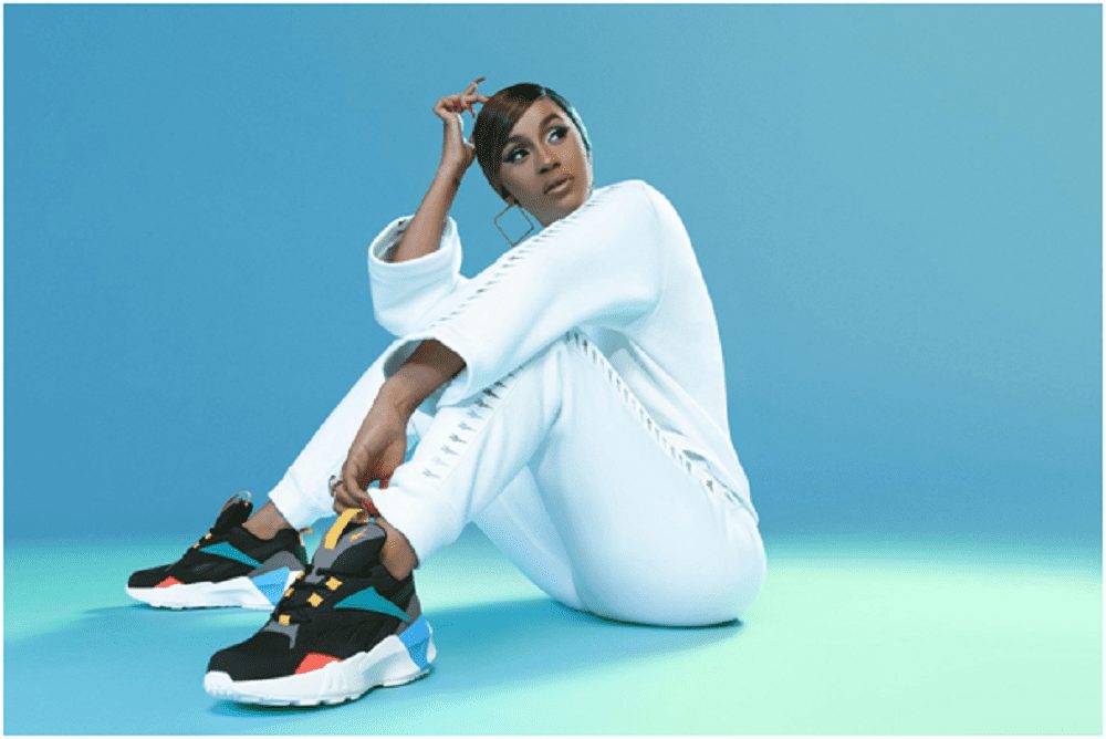 Cardi B демонстрирует новый хит от Reebok