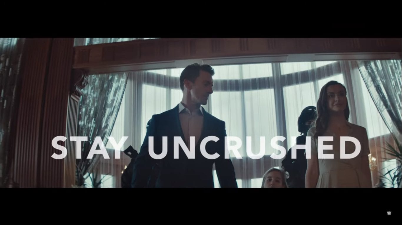 Экшен как способ прорекламировать «неубиваемую» одежду Louis Philippe