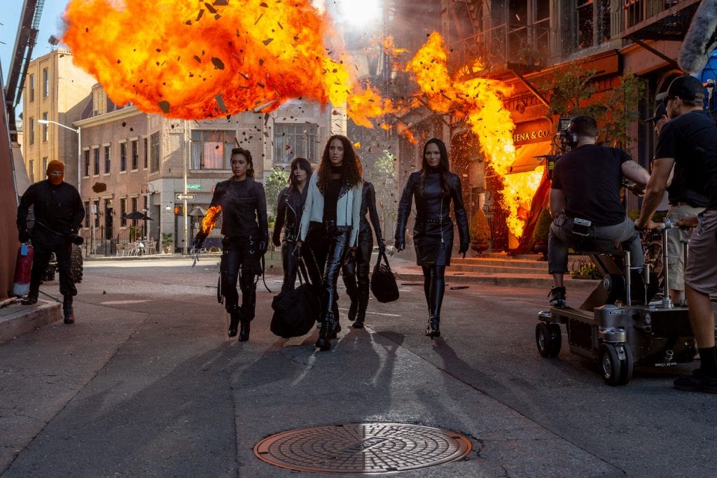 Суровые модераторы YouTube не прочь уравнять роботов в правах… с животными