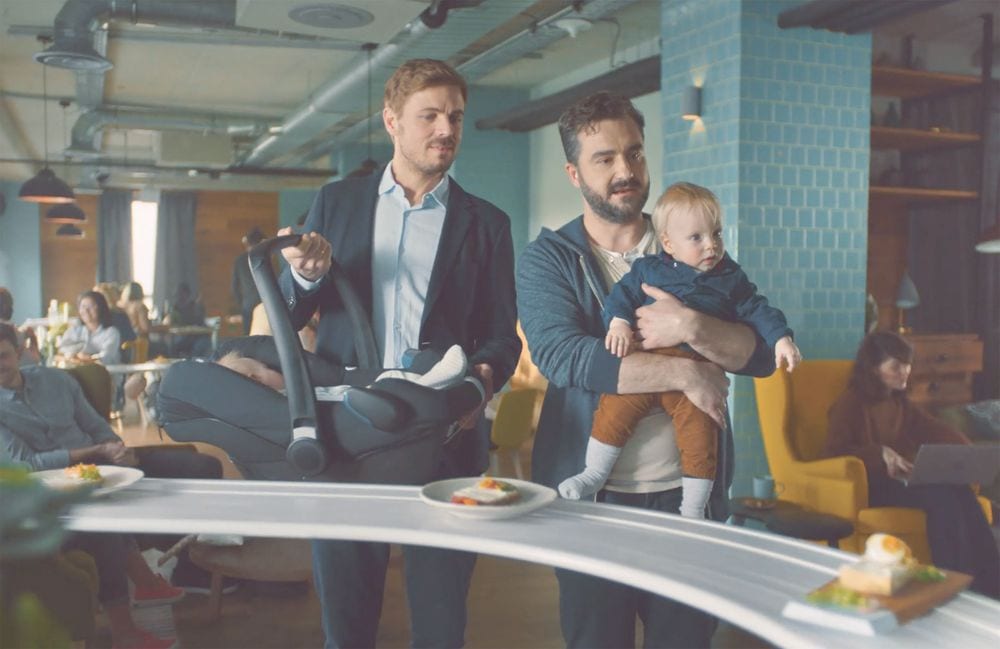 В Великобритании запретили сексистскую рекламу Mondelez и Volkswagen