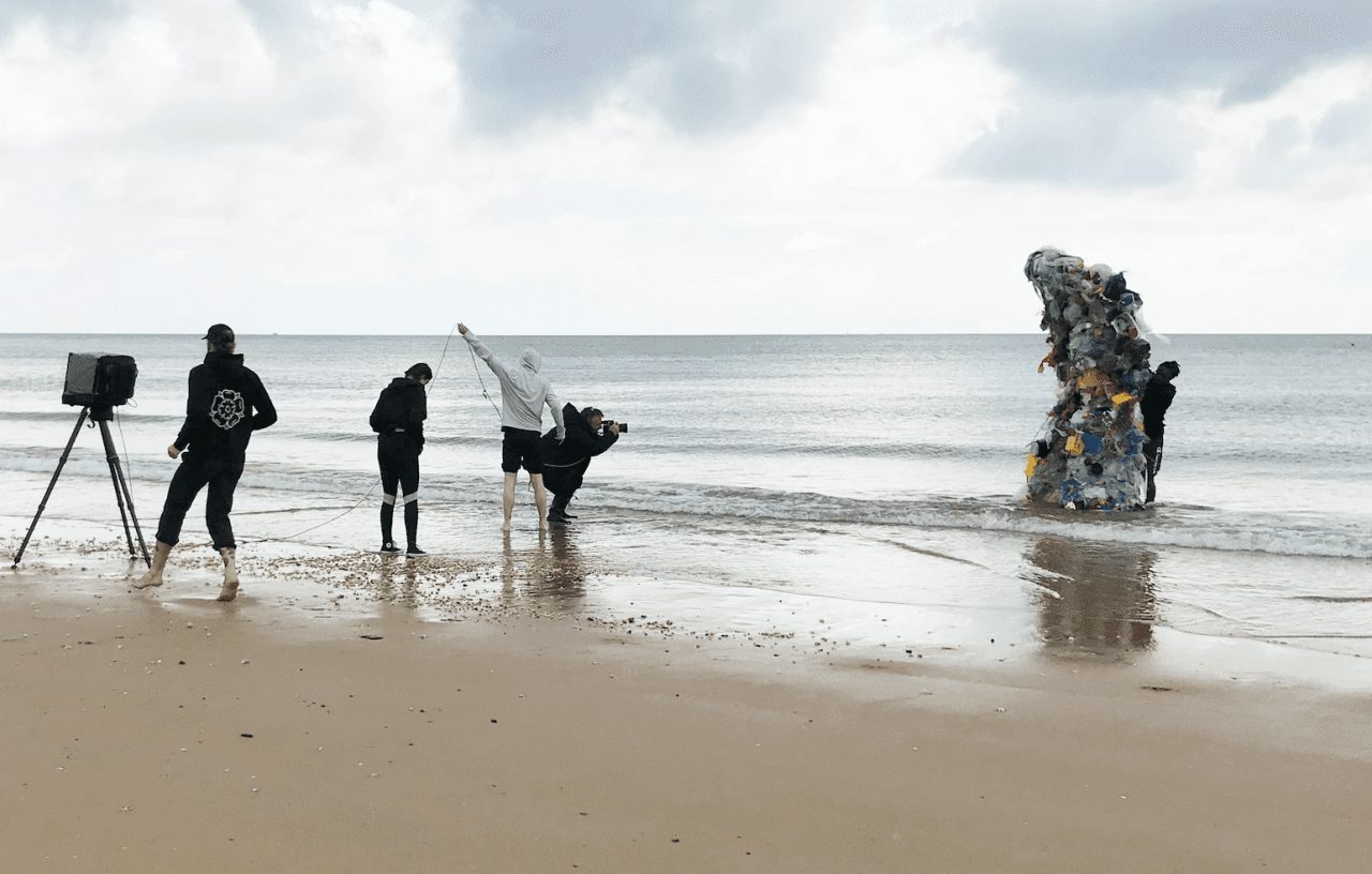 Плетеный павильон в форме воздушного змея как символ праздника жизни