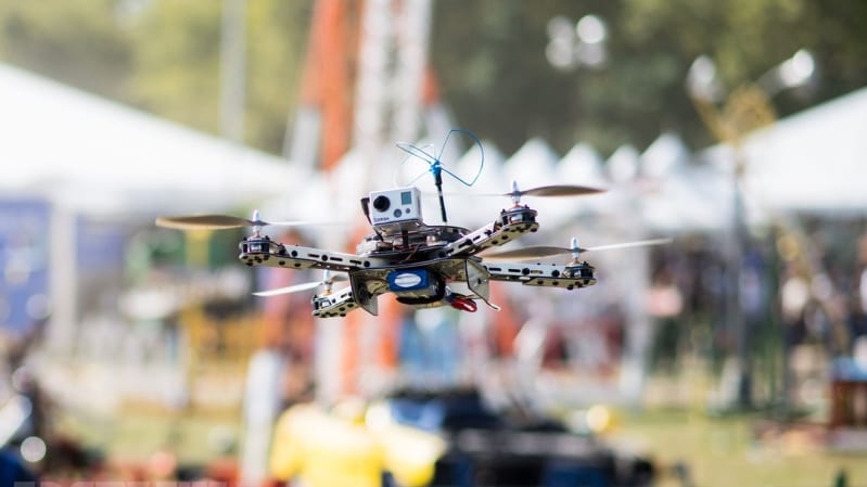 Американские военные тестируют стаю дронов