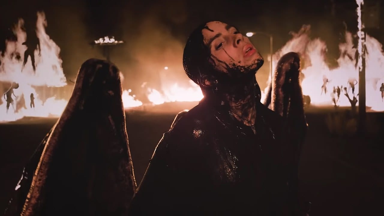 Билли Айлиш выпустила хоррор-клип