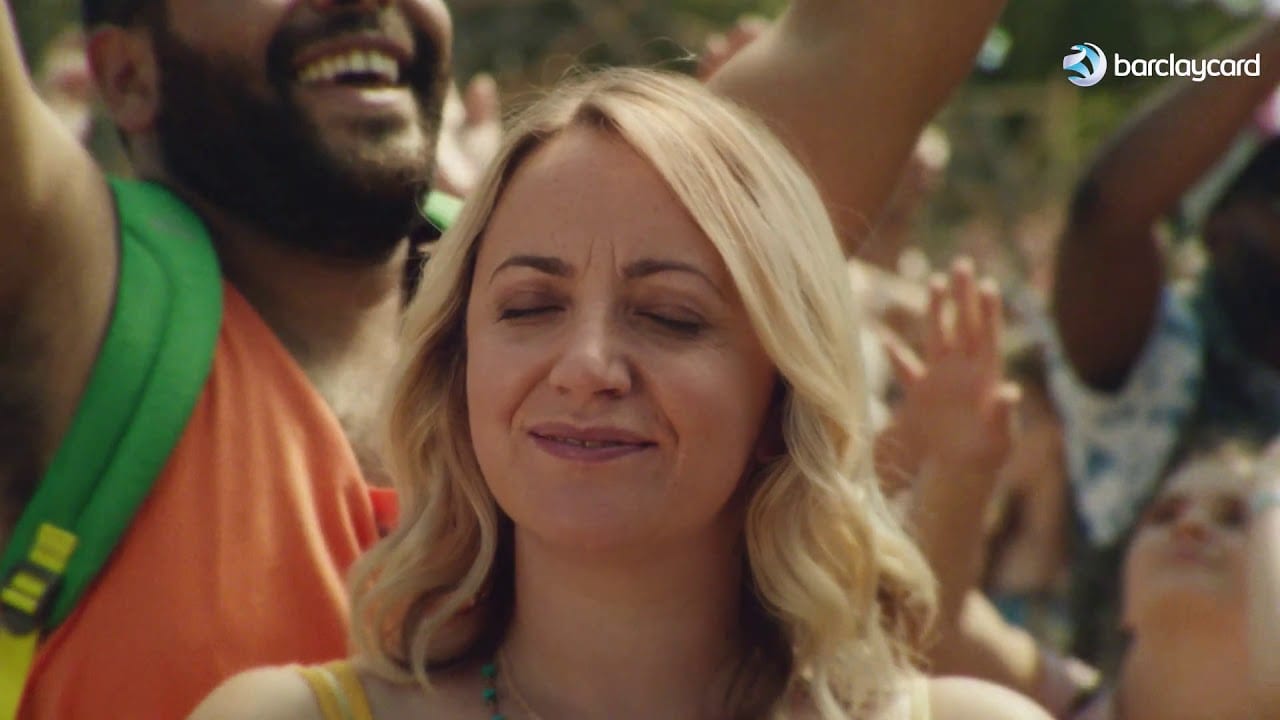 На вкус и цвет: два взгляда на одну пару в рекламе Barclaycard