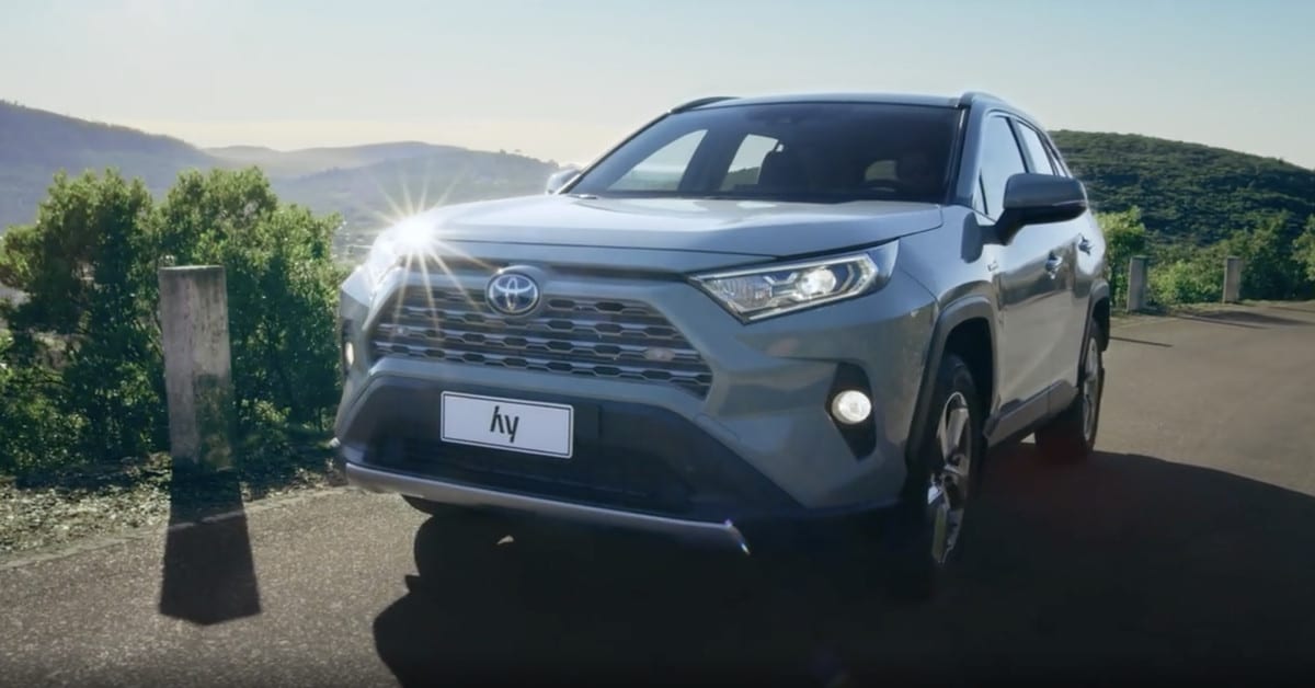 Звуки, которые помогают расти: электромобили Toyota споют для растений