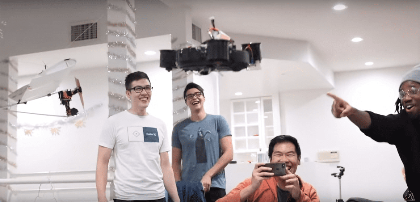 В США изобрели летающий робот-пылесос