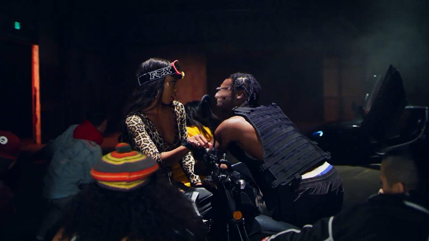 Штучний інтелект співає реп у стилі Тревіса Скотта