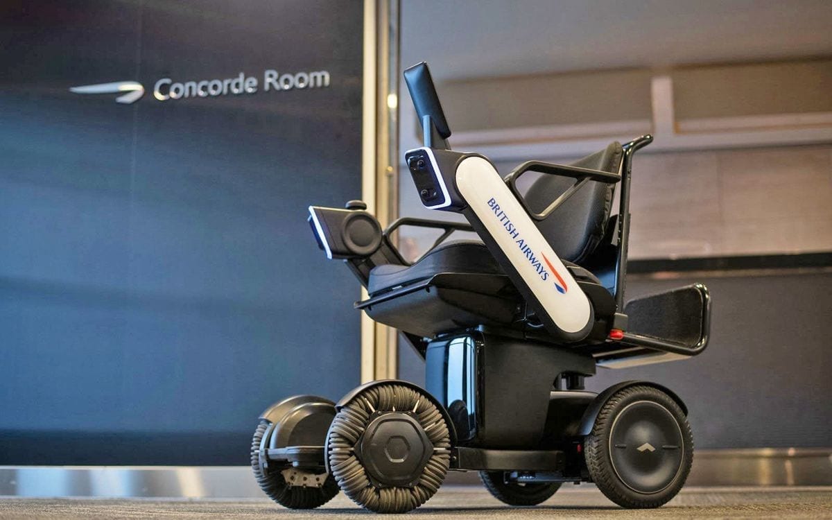 Автономний інвалідний візок роз’їжджає нью-йоркським аеропортом