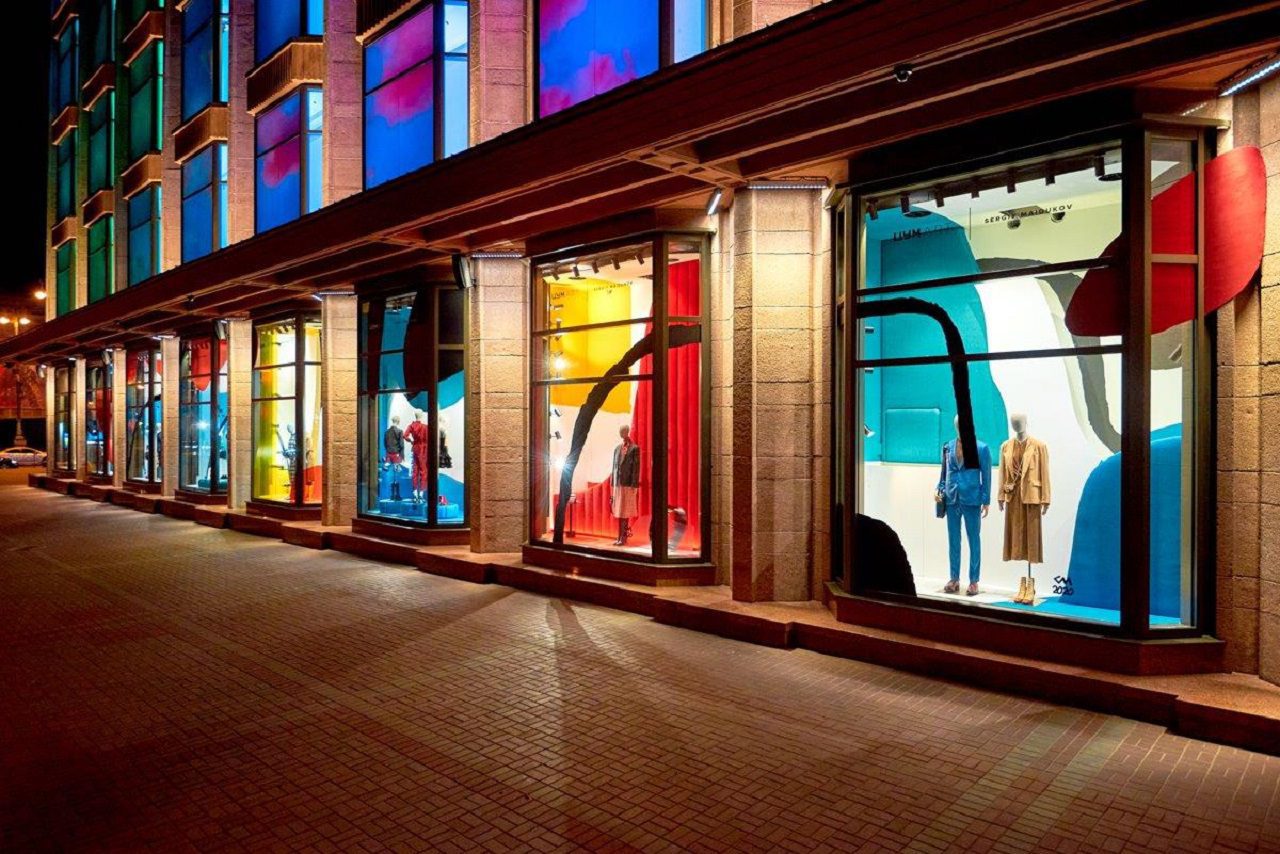 Відомий український художник Сергій Майдуков створив серію арт-вітрин для ЦУМу