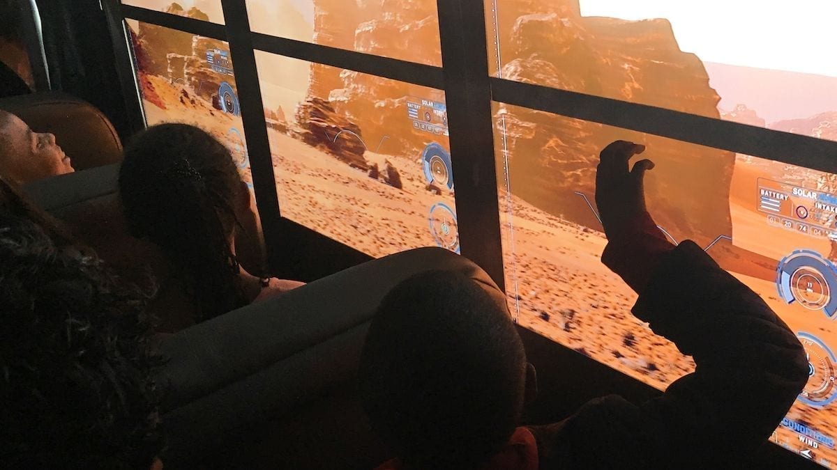 Вакцини, весілля і екскурсія на Марс: шість VR-кампаній, що апелюють до емпатії та фантазії