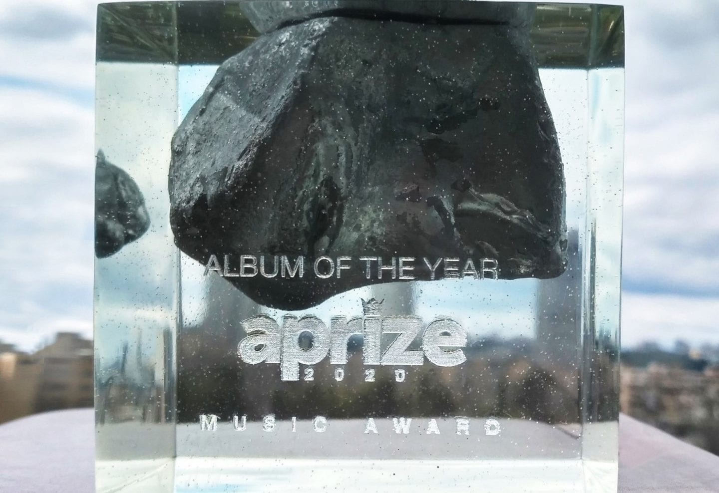 Український художник створив дизайн нагороди Aprize Music Awards