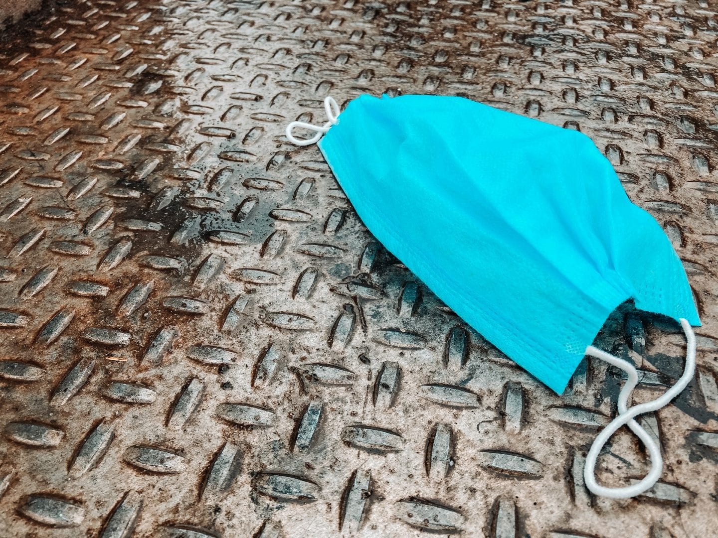 Корейські вчені розробили біорозкладну захисну маску заради вирішення глобальної проблеми відходів