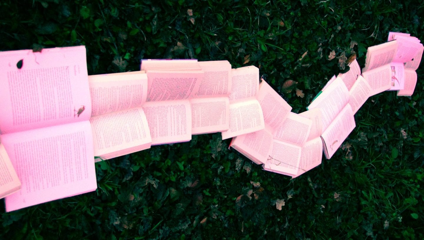 Про сторітелінг, маркетингові війни та історію Starbucks: добірка книг для комунікаційників