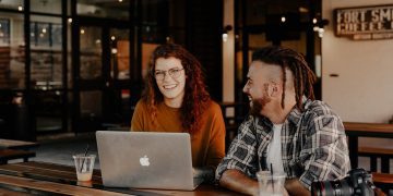 OLX Робота: cтудентам без досвіду готові платити 20 тисяч гривень, а менеджер — найпопулярніша професія для молоді