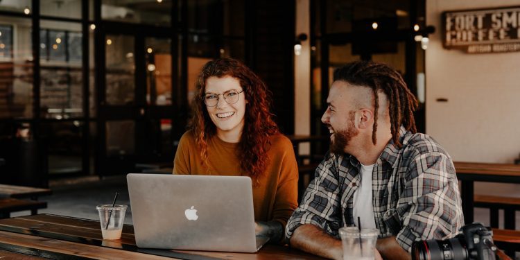 OLX Робота: cтудентам без досвіду готові платити 20 тисяч гривень, а менеджер — найпопулярніша професія для молоді