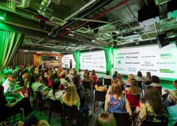 Топові компанії України поділилися секретами побудови сильних команд на Wtech Meetup