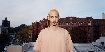 Дизайнер Іван Фролов запустив лінійку агендерного одягу