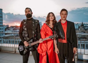 KAZKA: новий кліп з даху багатоповерхівки