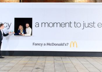 Відвідувачі McDonald’s можуть отримати їжу ще швидше за допомогою білборда walk-thru