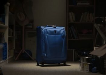 Рекламний ролик про забуту валізу