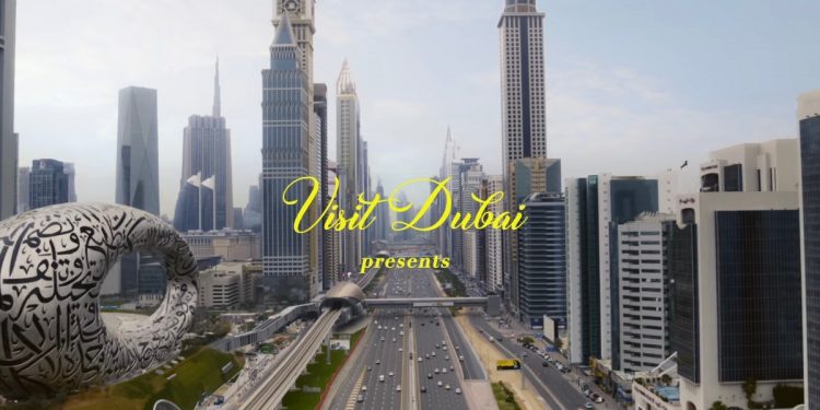 Дубай, Зак Ефрон і Джессіка Альба з’явилися в новому ромкомі