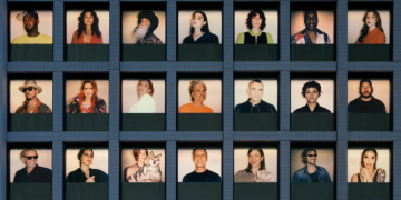 Готель CitizenM створив виставку портретів місцевих жителів