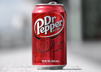 Дизайн логотипу Dr. Pepper: історія, значення та еволюція