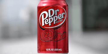 Дизайн логотипу Dr. Pepper: історія, значення та еволюція