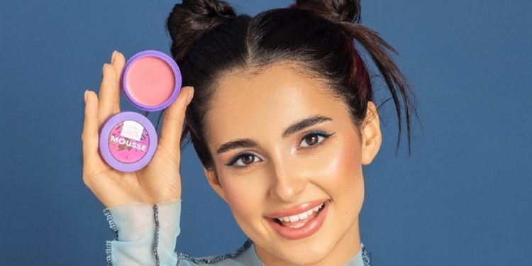 EVA в партнерстві з Анною Трінчер запускає нову комунікацію оновленого бренда GlamBee