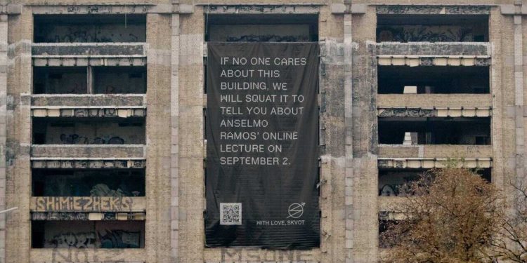 До лекції володаря Каннських Левів Ансельмо Рамоса в Києві засквотили культову недобудову