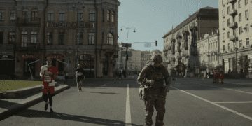 Українці можуть надіслати листівку на фронт та подякувати військовим