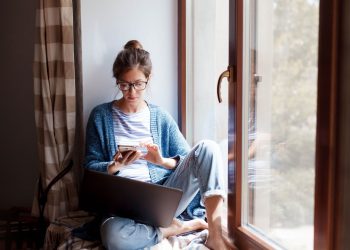 Як уникнути відчуття самотності в епоху віддаленої роботи