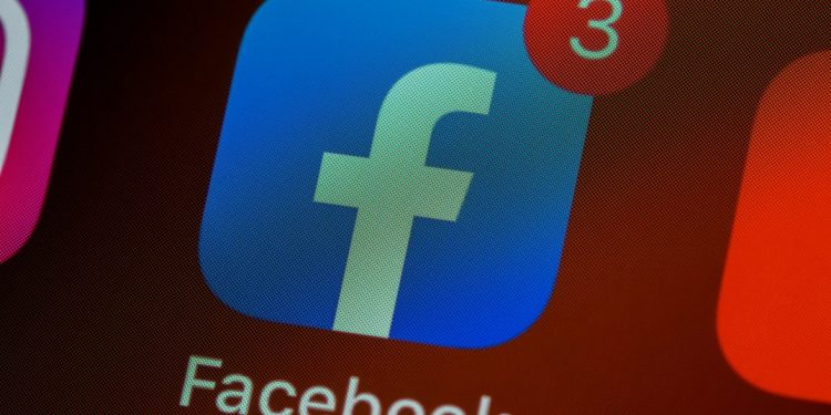 Доходи Facebook зросли, попри всі скандали