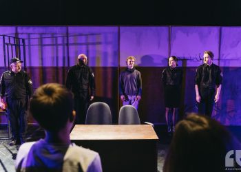 «Мій головний заклик – замисліться!». Режисер Дмитро Богославський про ідею та меседж вистави «Людина з Броварів»