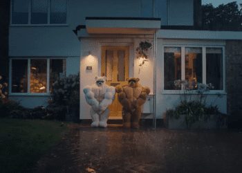 Плюшеві ведмедики Buff захищають дім в химерній кампанії IKEA