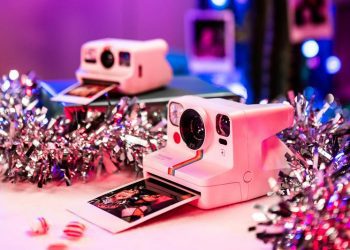 Polaroid презентує барвисту кампанію «Створюй свої свята»