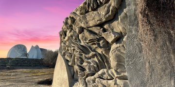 «Капітан Київ» проведе благодійну екскурсію Байковим цвинтарем на підтримку відновлення Стіни Пам’яті