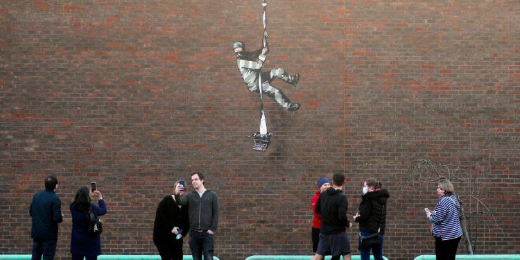 Бенксі планує купити відому в’язницю та перетворити її на арт-центр