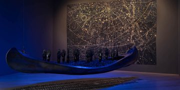 Бетті Саар і Х’ю Хейден створюють таємниці за допомогою повсякденних предметів на виставці Art Basel Miami Beach