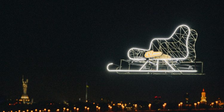 У небі над Києвом пролетіли новорічні санчата