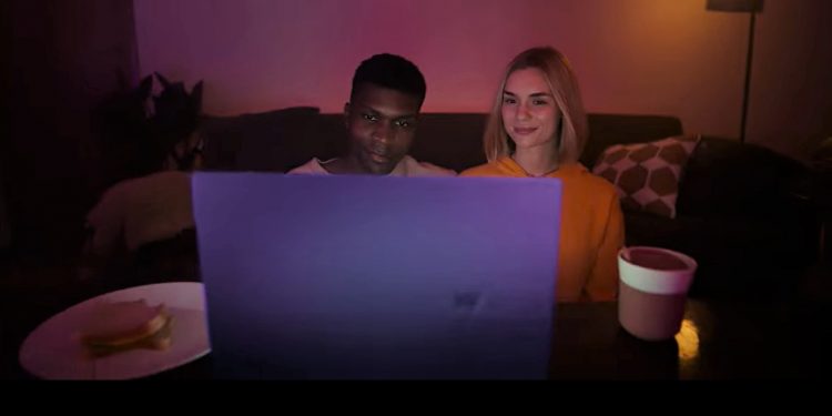 На корабельні та в полі. Український режисер зняв ролик для бренду ASUS